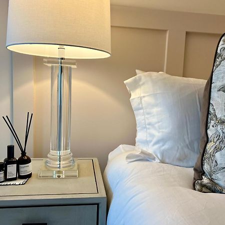 요크 The Noir Blanc Retreat At Ryedale House 아파트 외부 사진