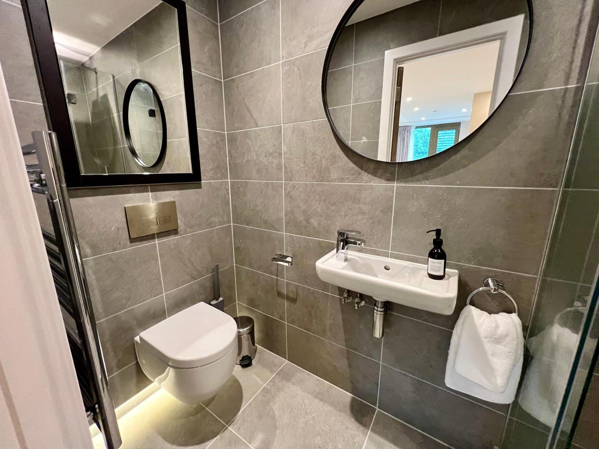 요크 The Noir Blanc Retreat At Ryedale House 아파트 외부 사진